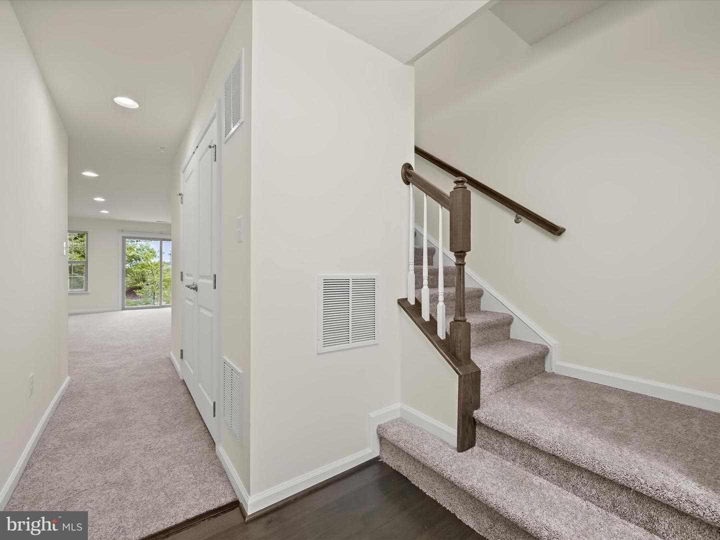 2739 Prospect Hill Drive photo 9