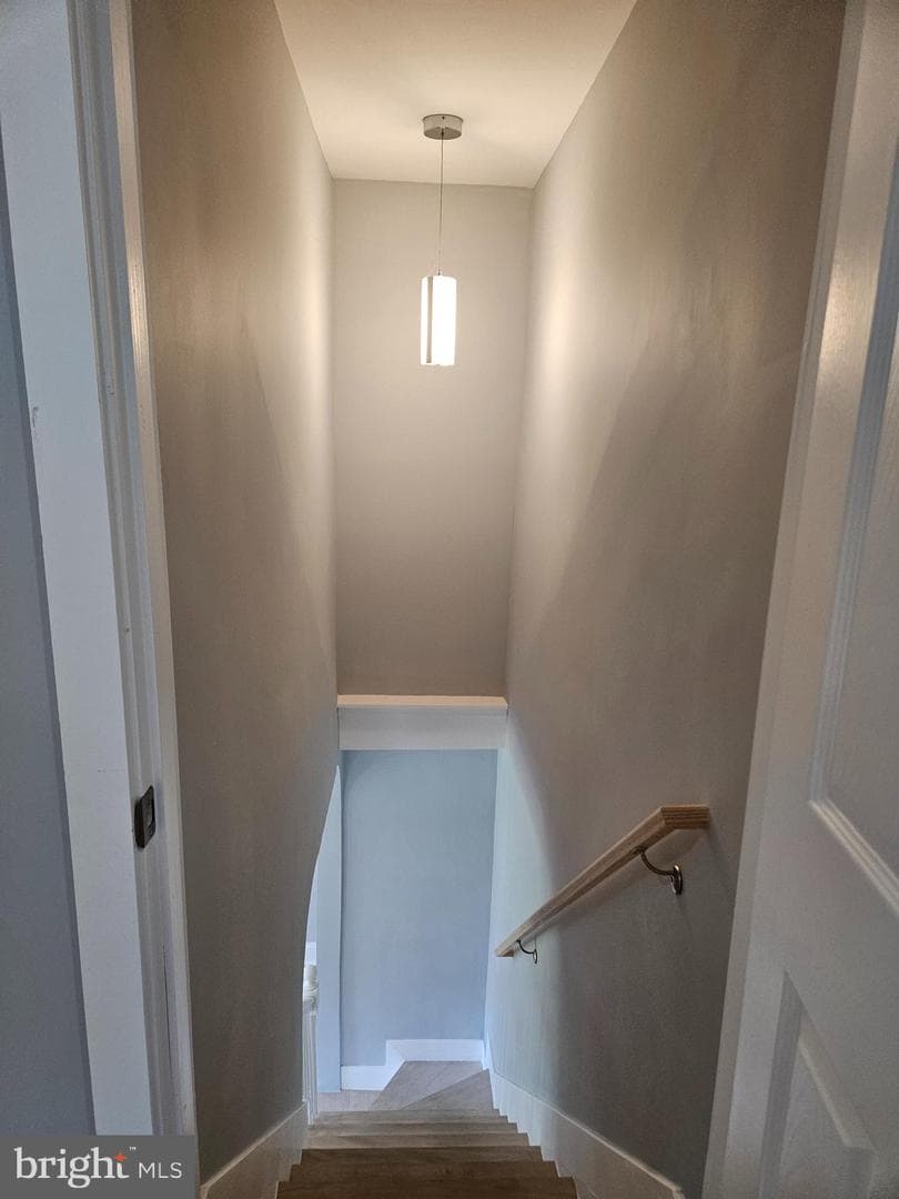 2 Saint Charles Road photo 27