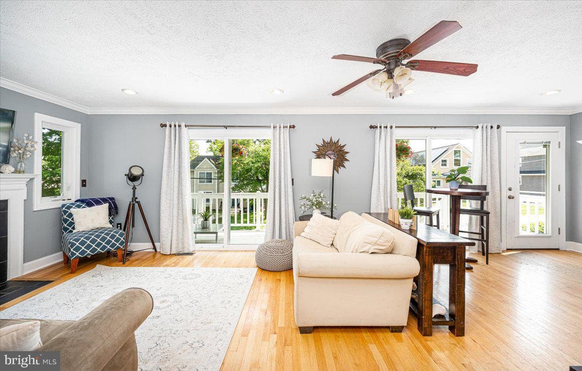 1323 Washington Drive photo 8