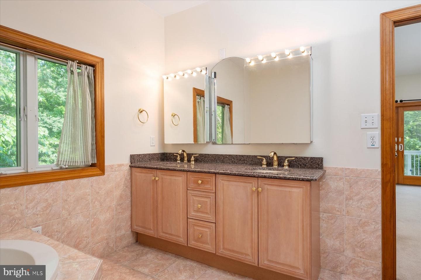 2710 Parkview Drive photo 35