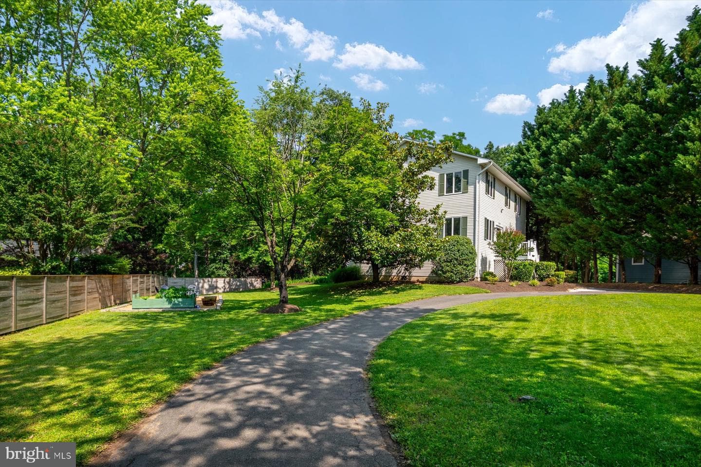 2710 Parkview Drive photo 4