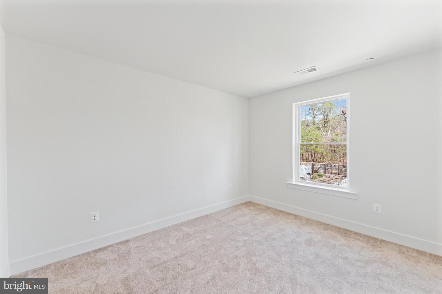 116 Overlea Drive E photo 15