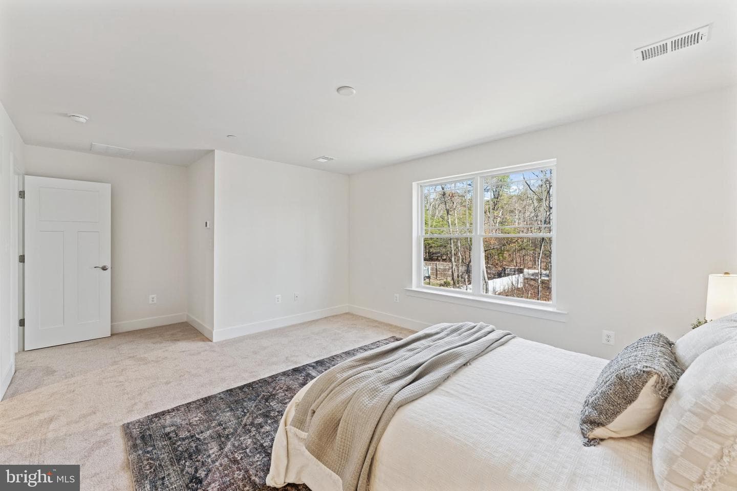116 Overlea Drive E photo 19