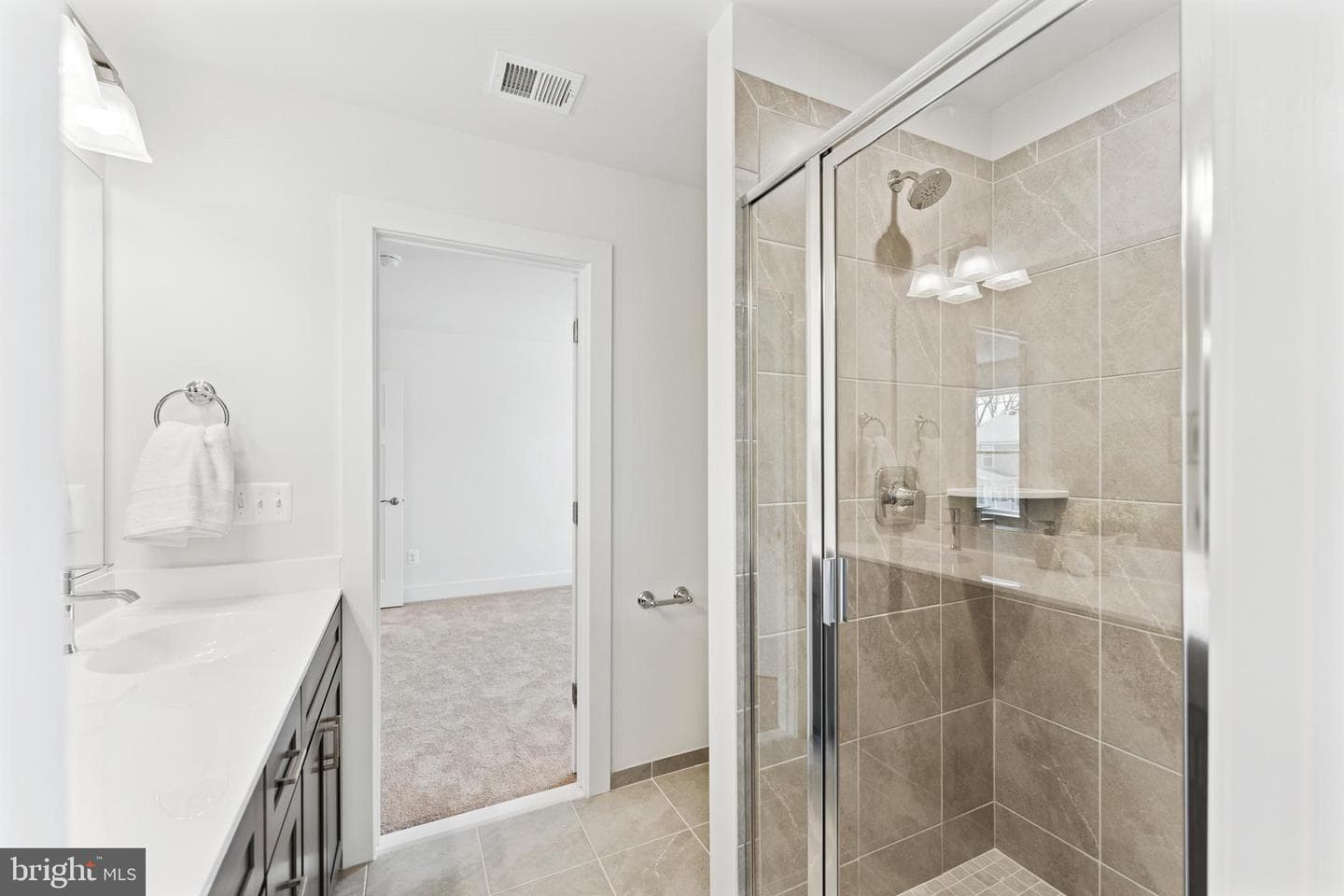 116 Overlea Drive E photo 27