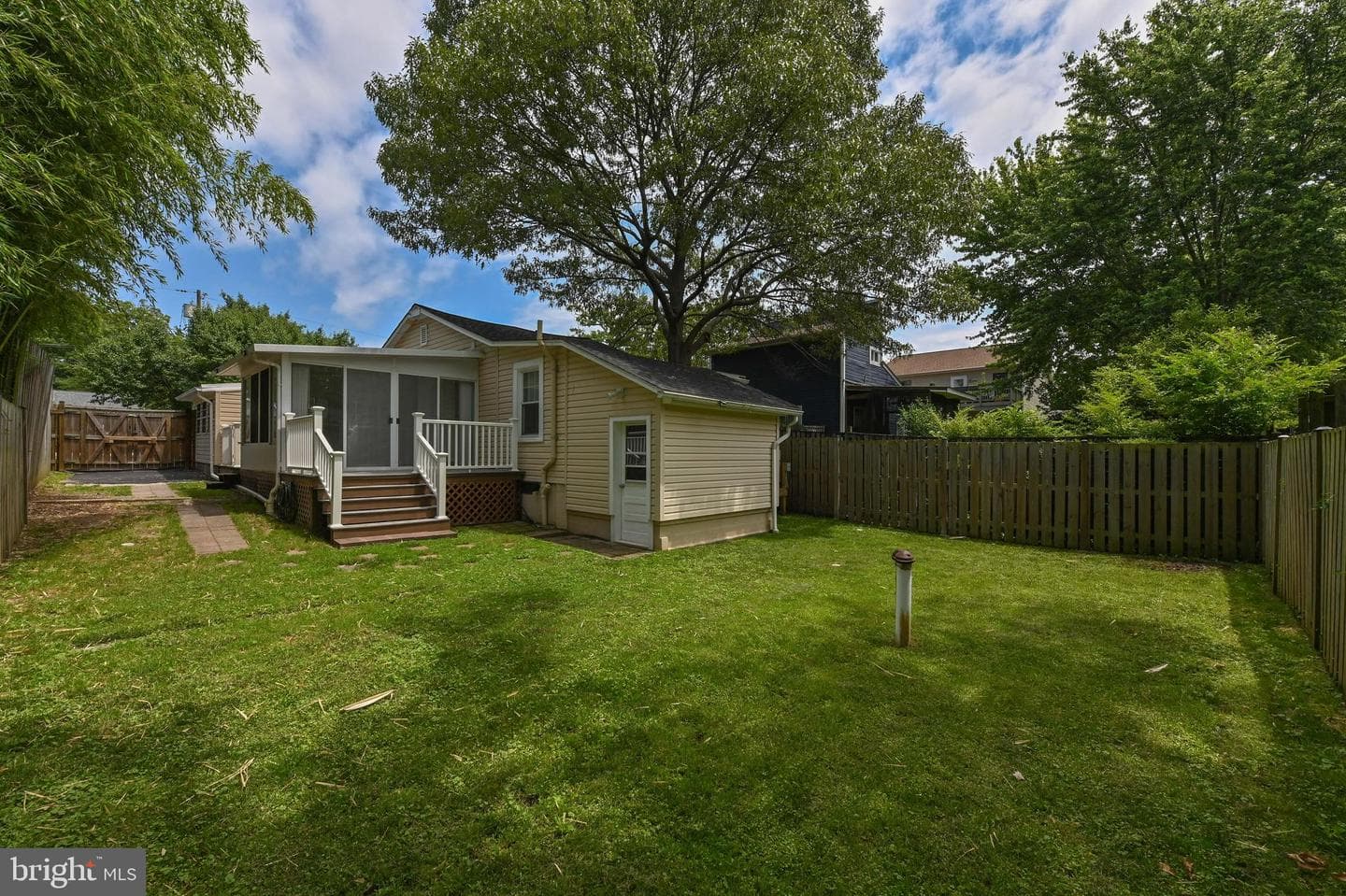 405 Bayview Drive photo 18