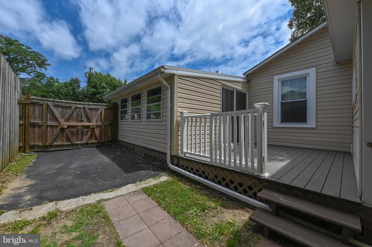 405 Bayview Drive photo 20