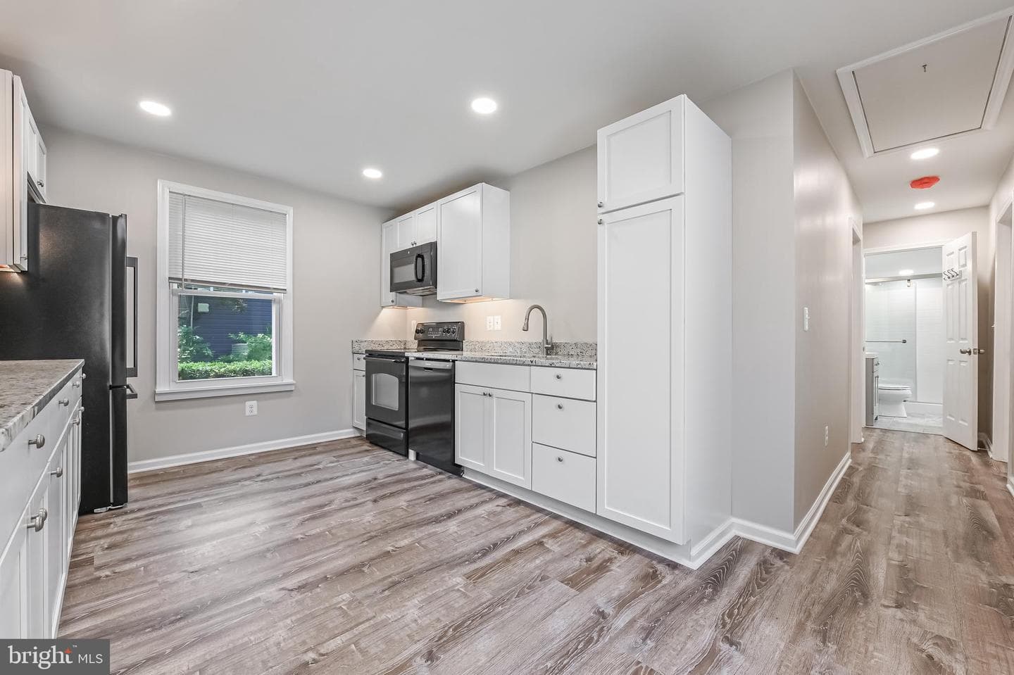 405 Bayview Drive photo 5