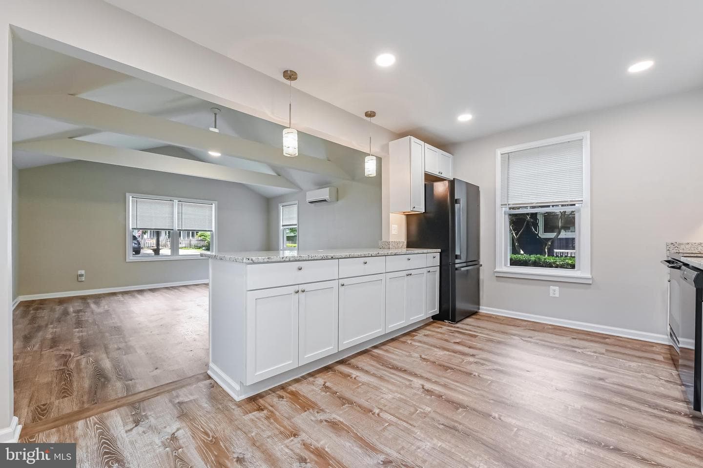 405 Bayview Drive photo 8