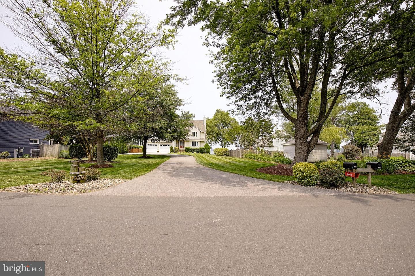 1090 River Bay Road photo 3