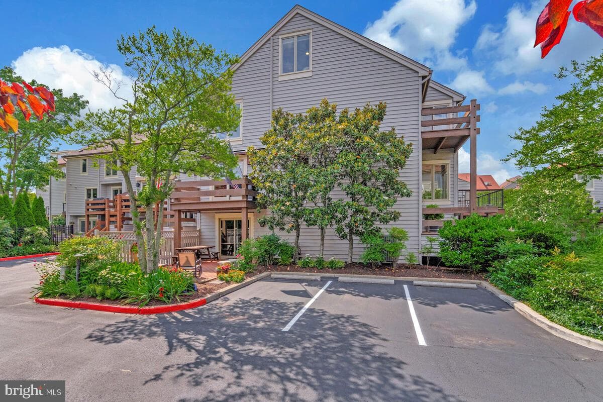 21 Chesapeake Landing photo 42