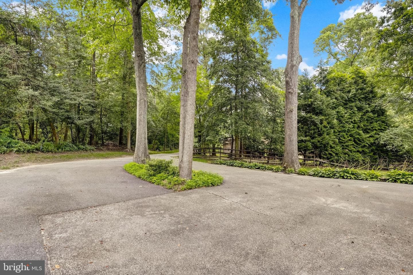 1841 Fox Hollow Run photo 3