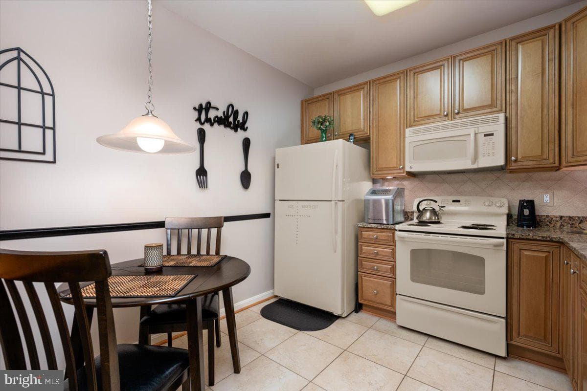 8607 Wintergreen Court #204 photo 4