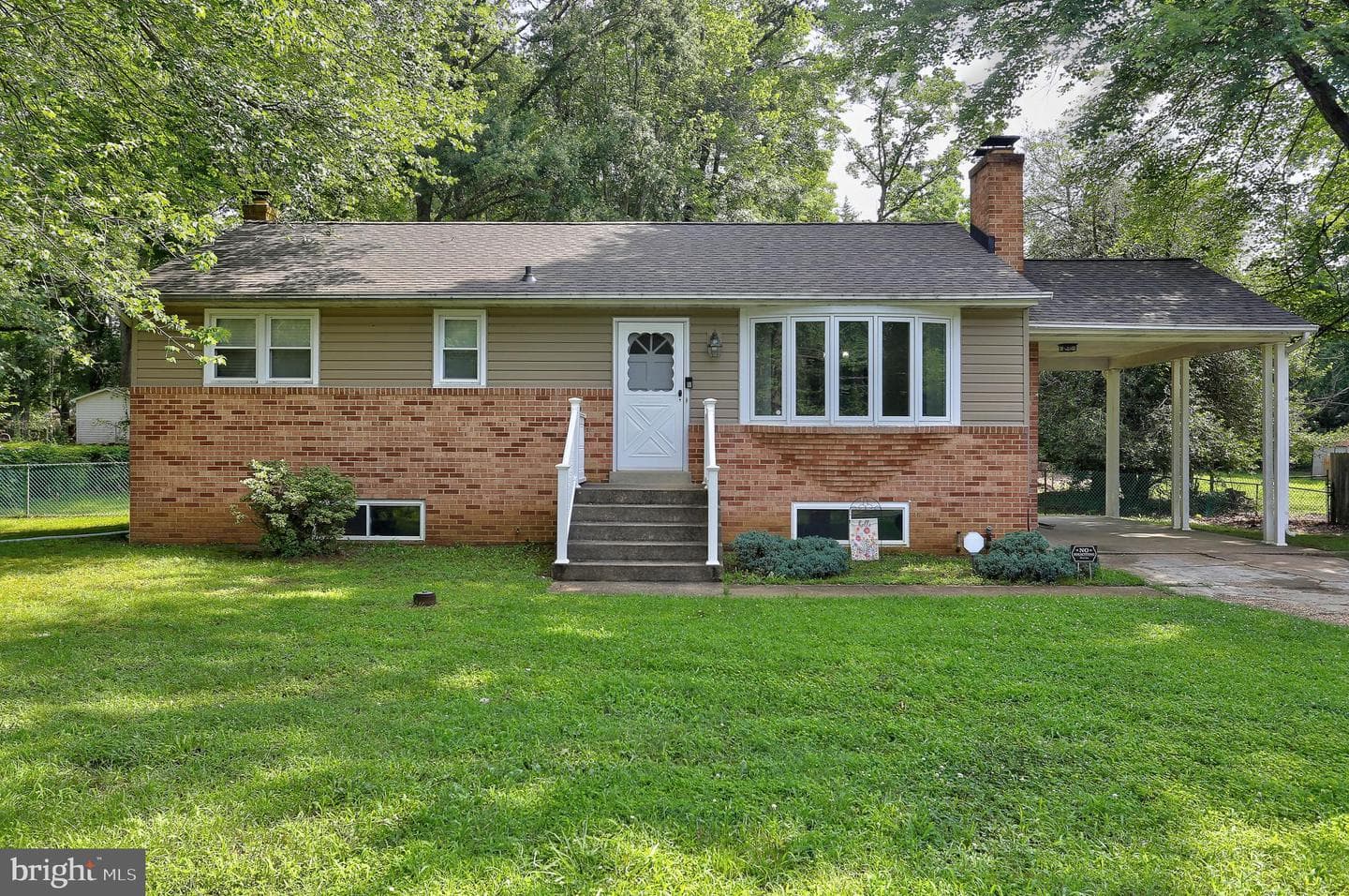 80 Beach Drive photo 2