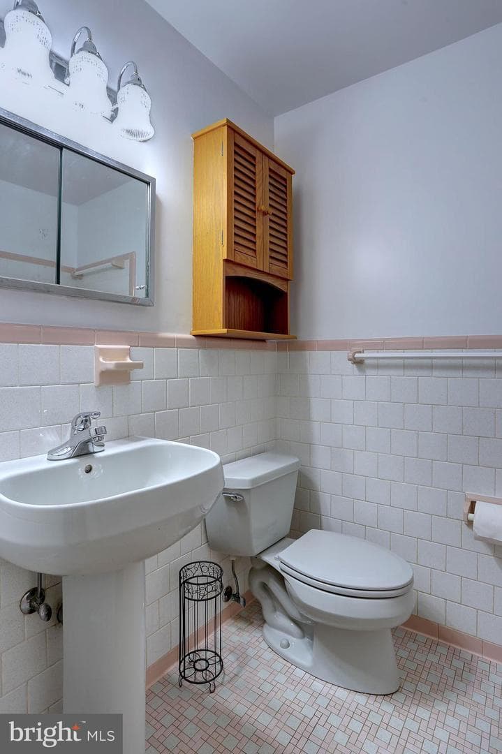 80 Beach Drive photo 25