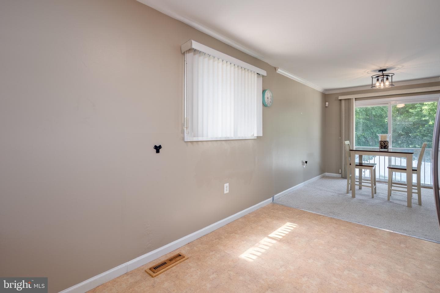 8246 Victoria Road photo 14