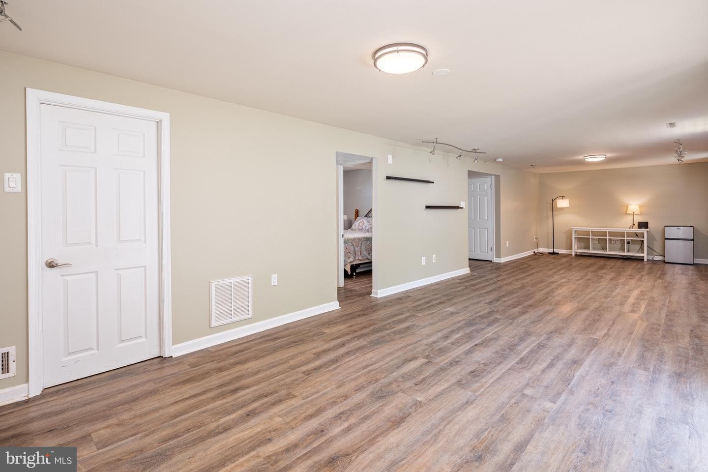 8246 Victoria Road photo 23