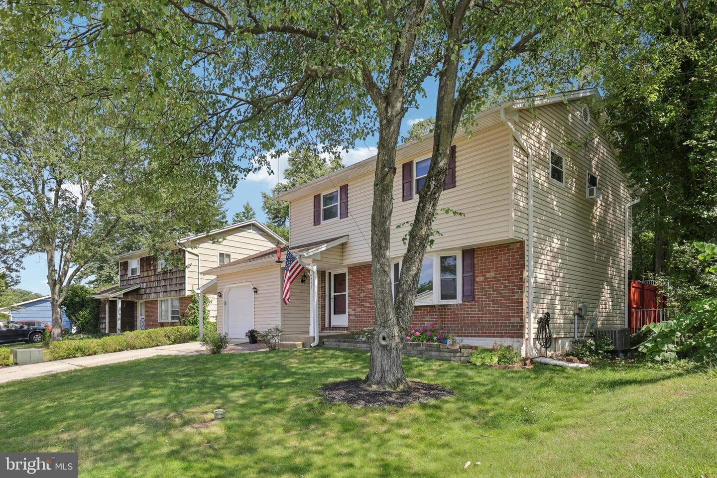 555 Lanny Court photo 3
