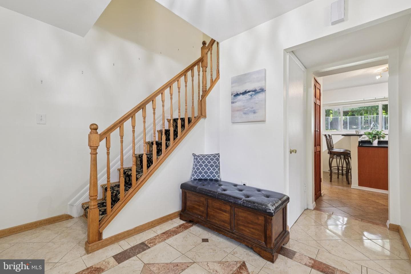 555 Lanny Court photo 4