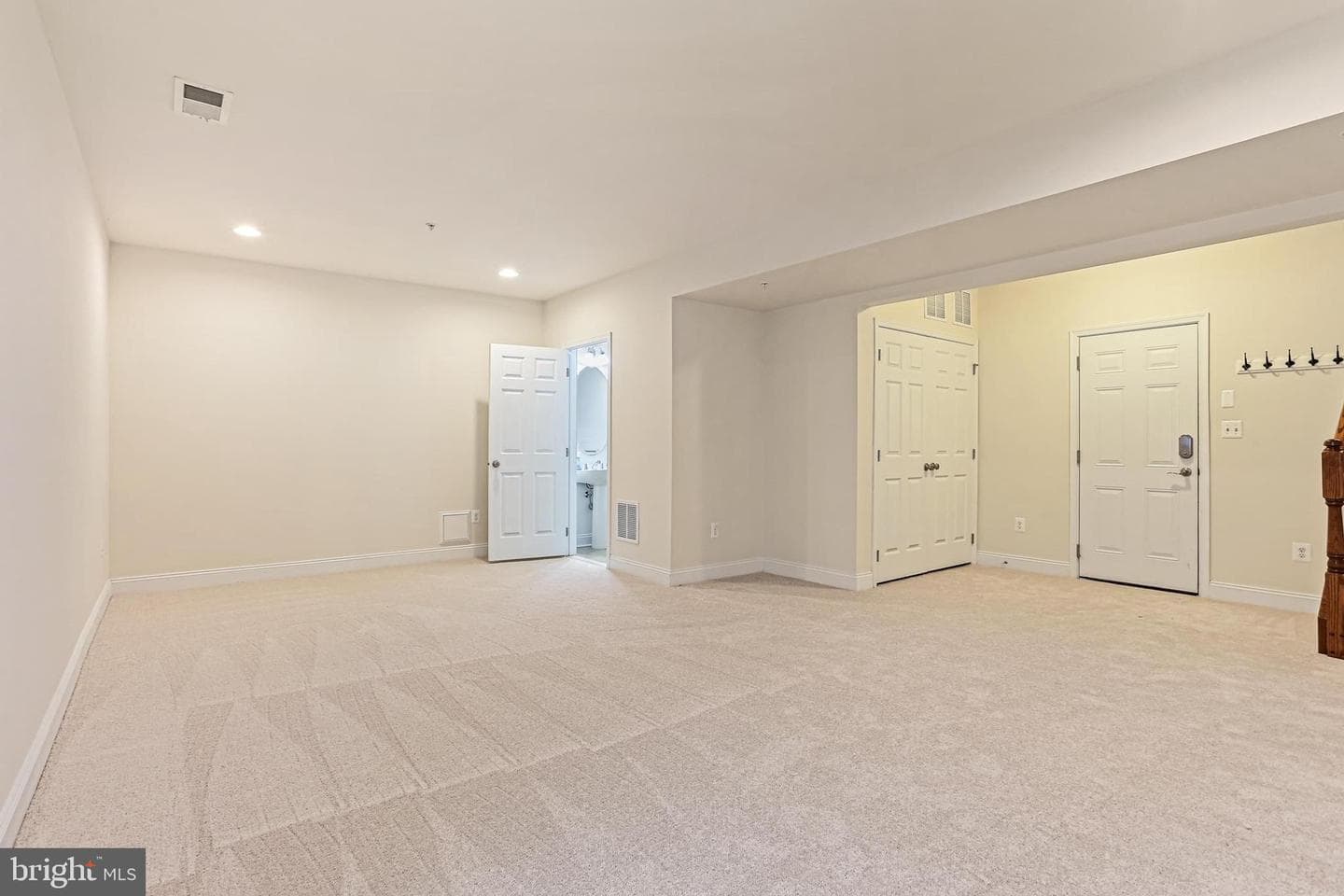 8516 Pine Springs Drive photo 22