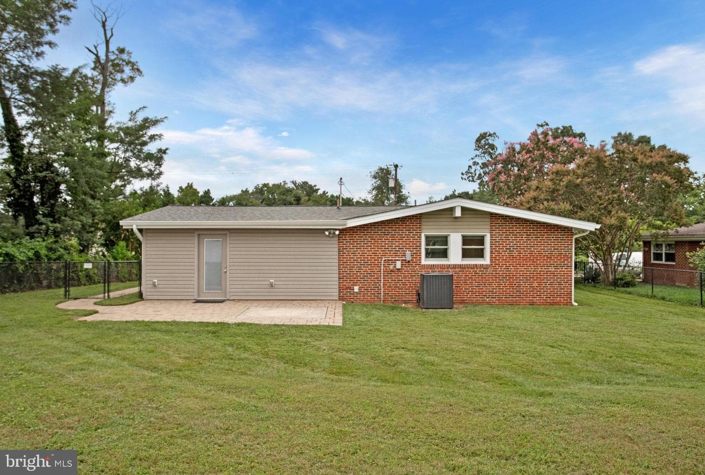 319 Gloucester Drive photo 14