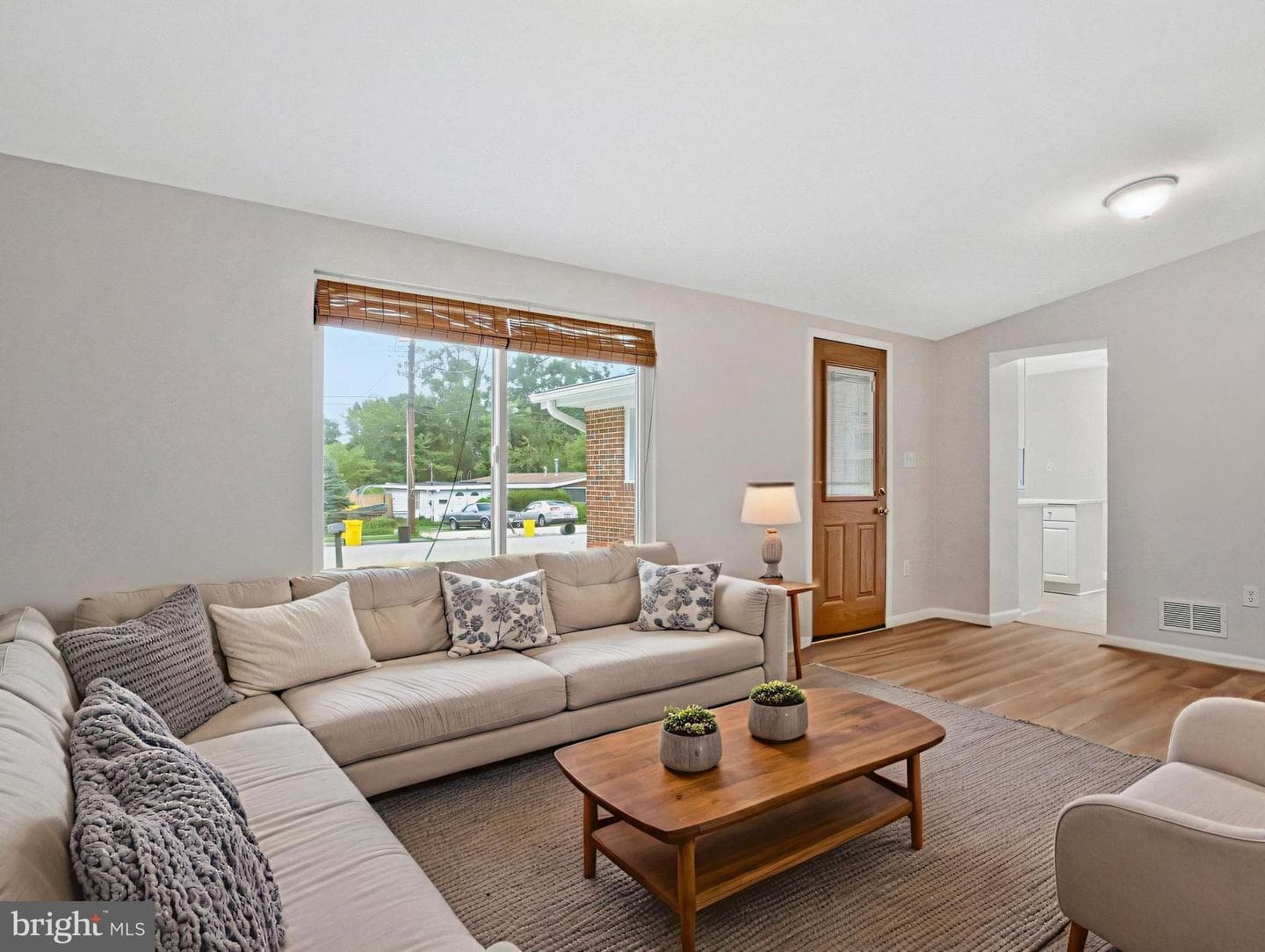 319 Gloucester Drive photo 3