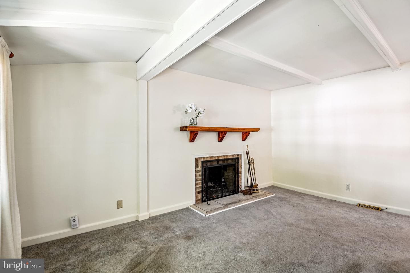 597 Whitney Road photo 11