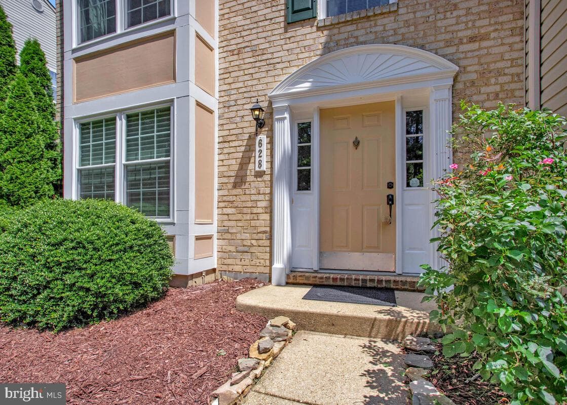 628 Talon Court photo 3