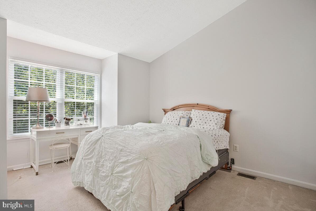628 Talon Court photo 36