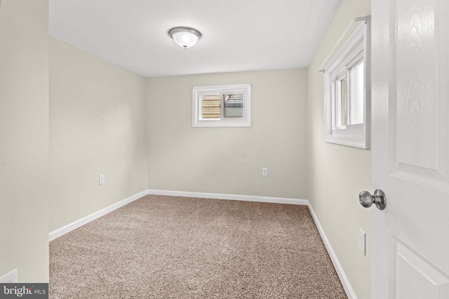 707 Delaware Avenue photo 18