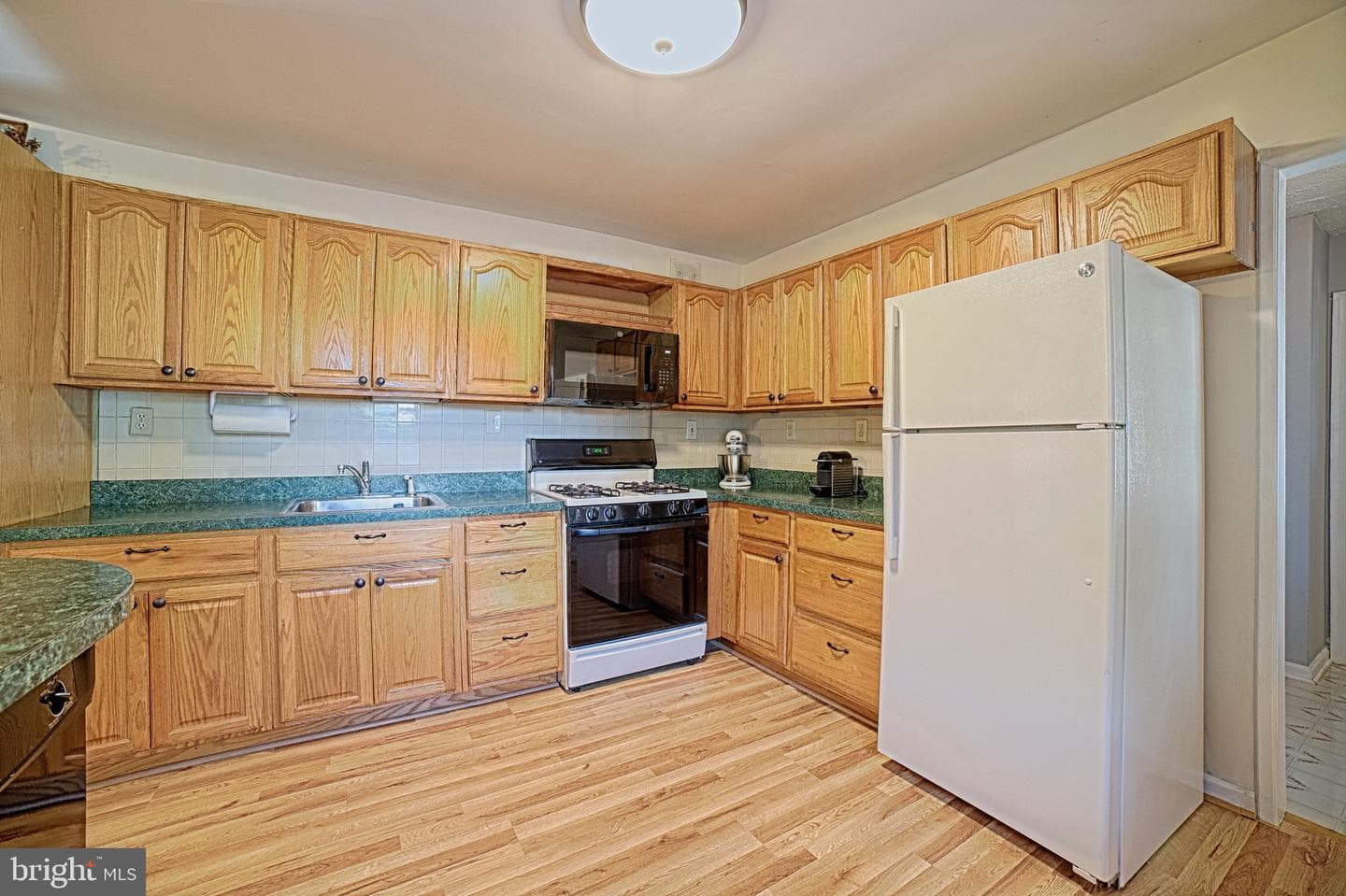 399 Hilltop Lane photo 9