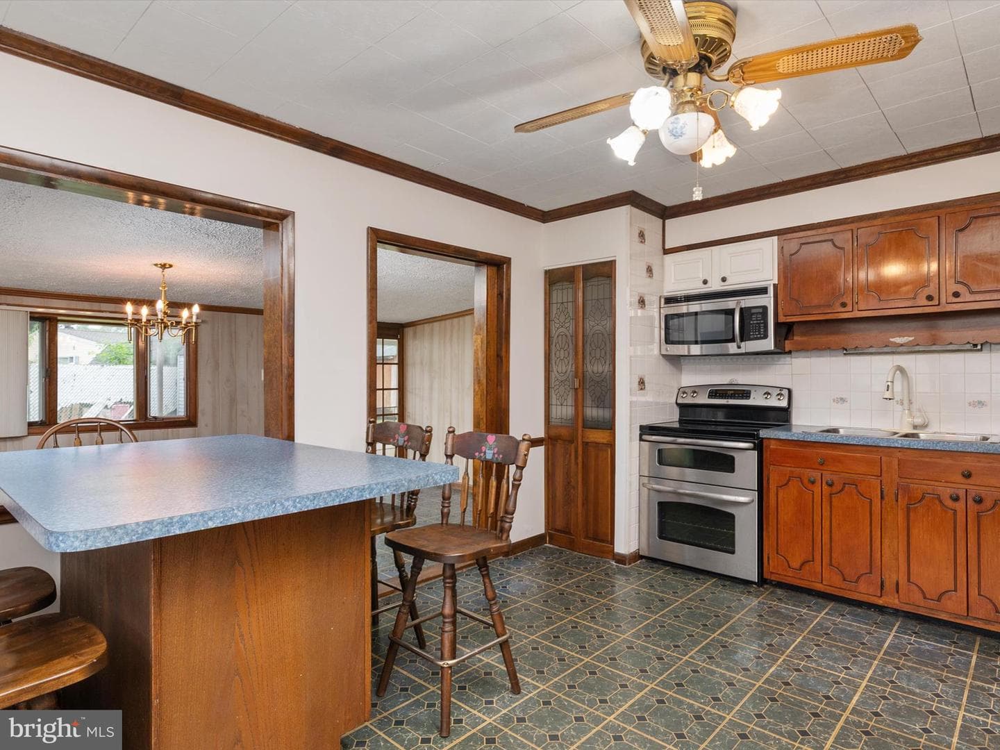 715 Griffith Road photo 10