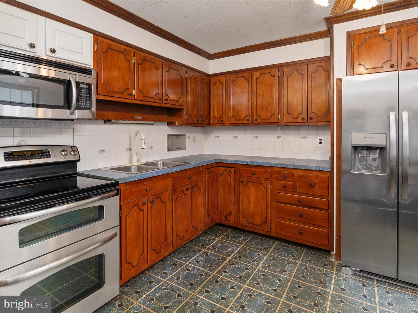 715 Griffith Road photo 13