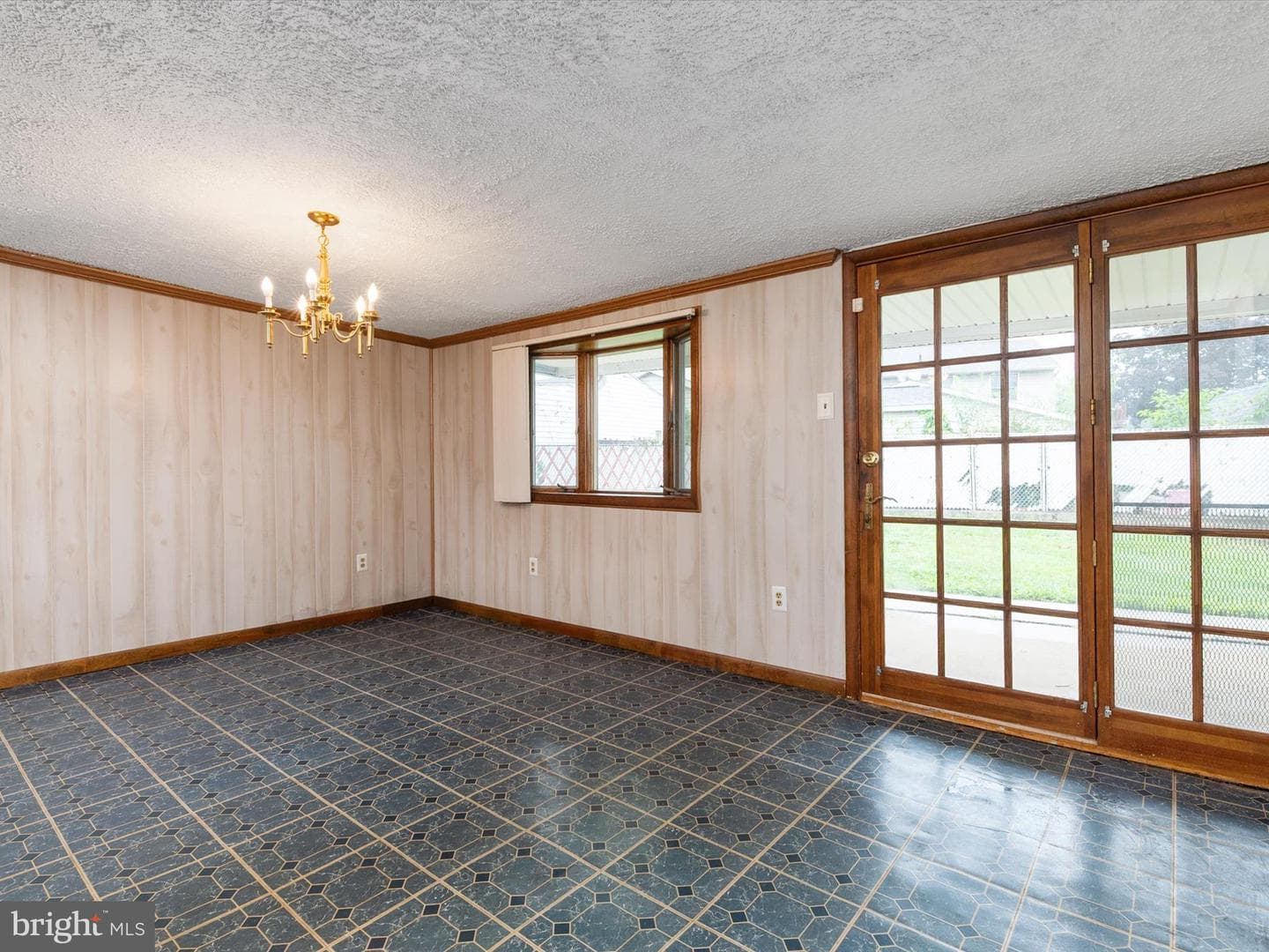 715 Griffith Road photo 15
