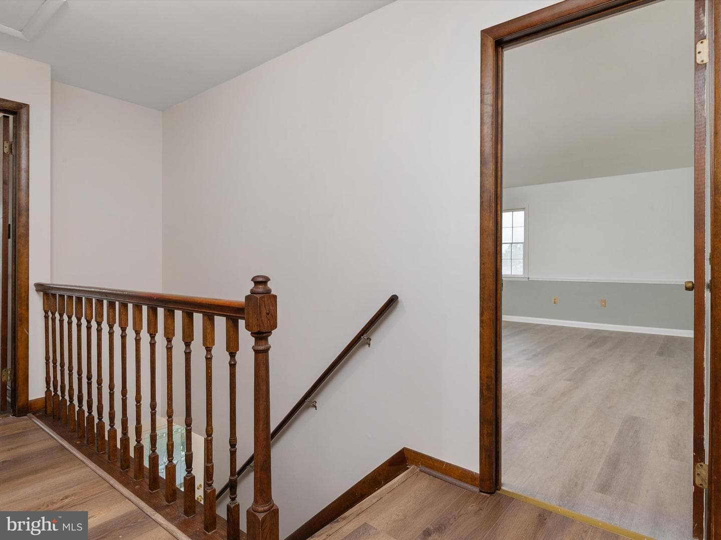 715 Griffith Road photo 18