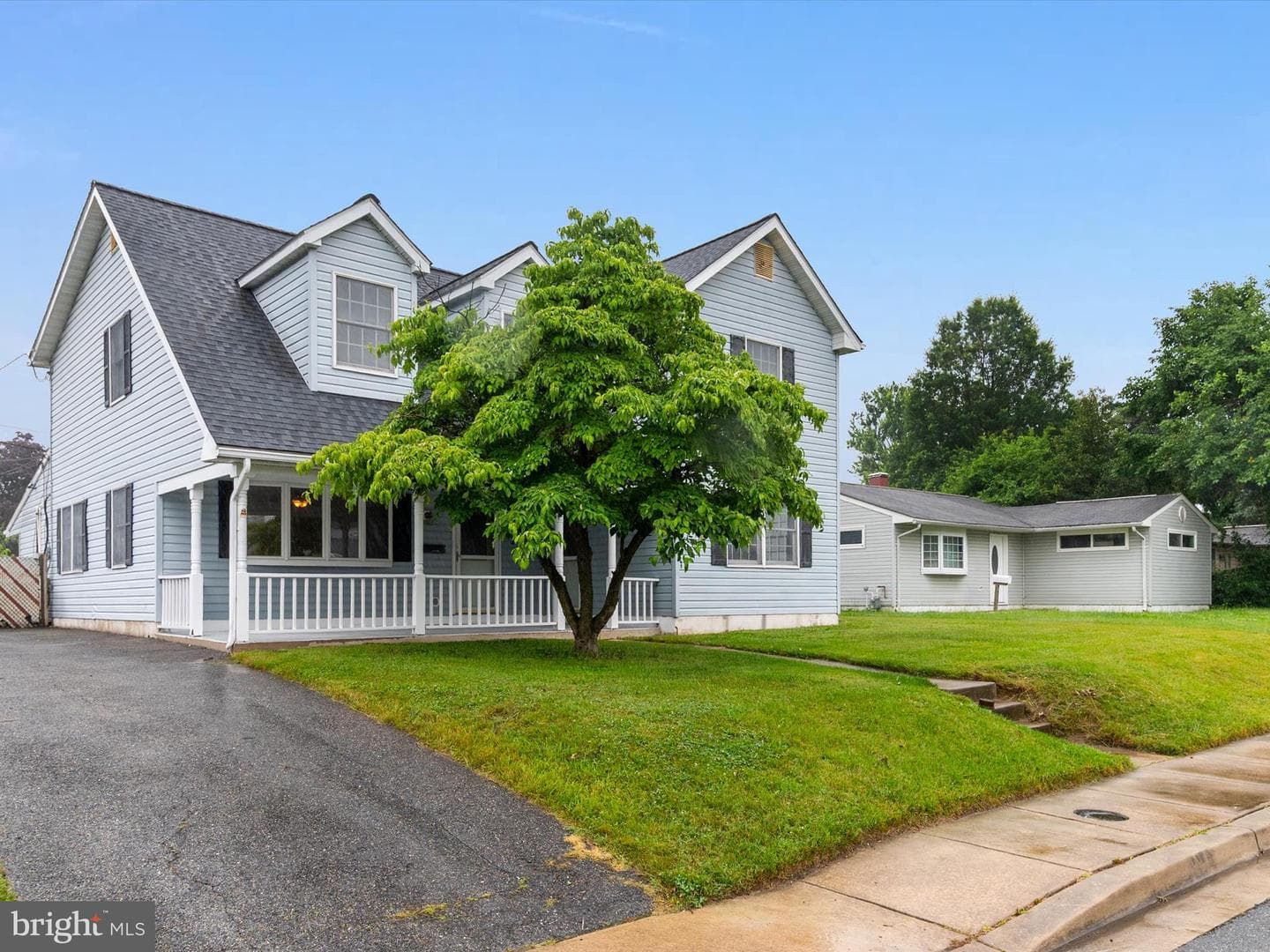 715 Griffith Road photo 2