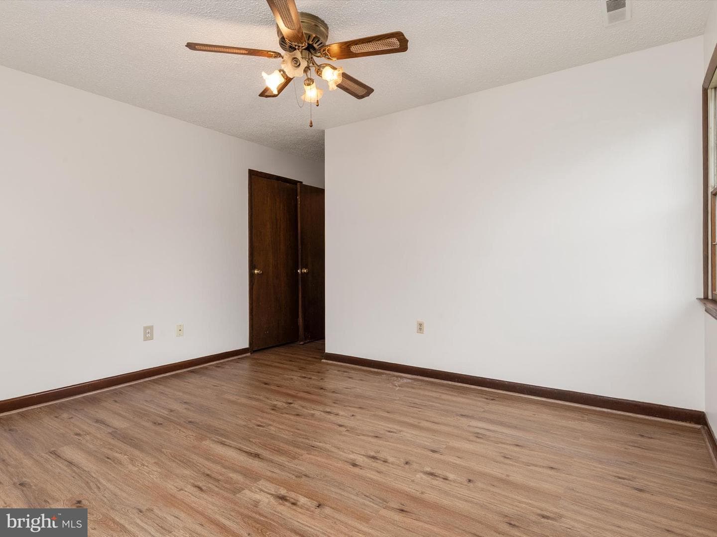 715 Griffith Road photo 31