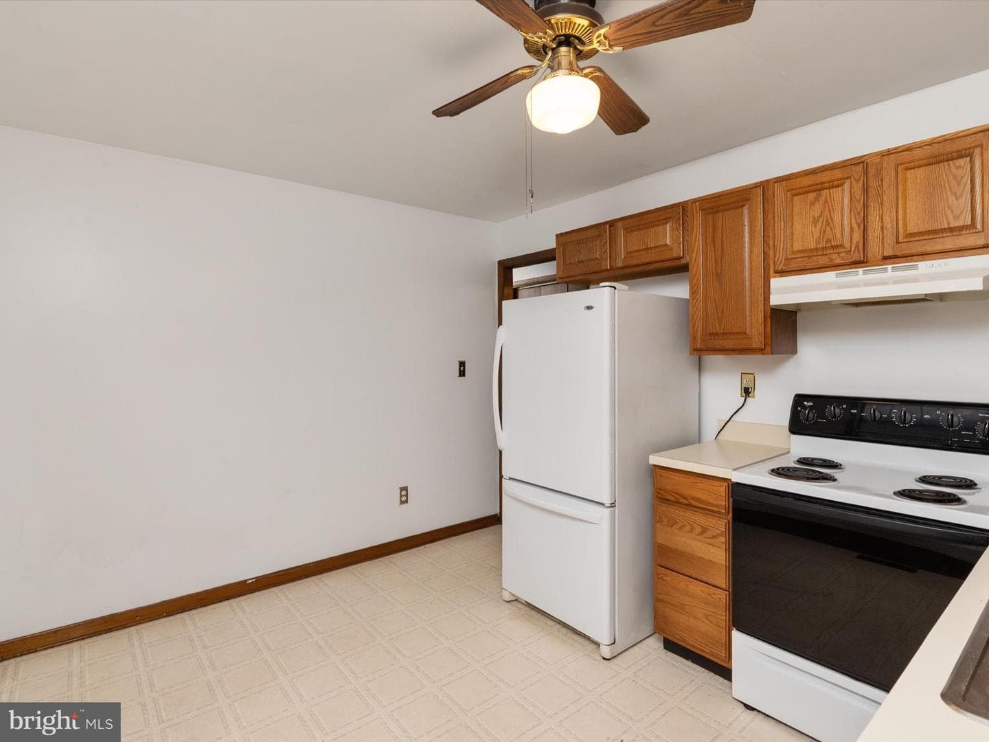 715 Griffith Road photo 42