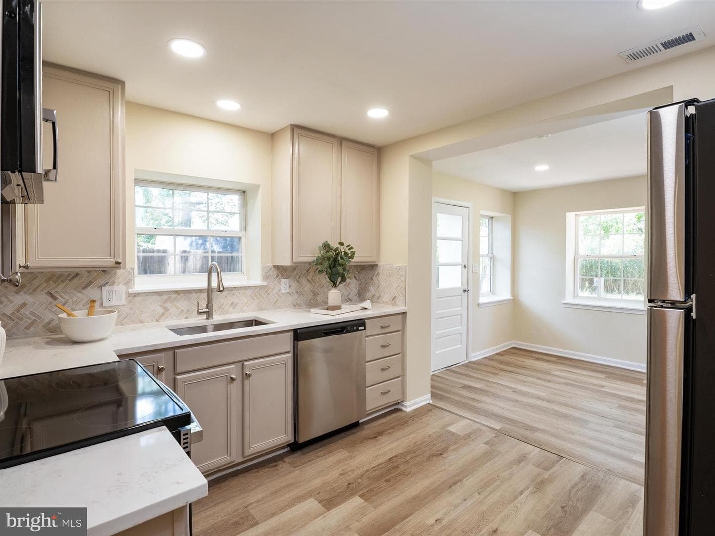 1395 Rainbow Drive photo 17