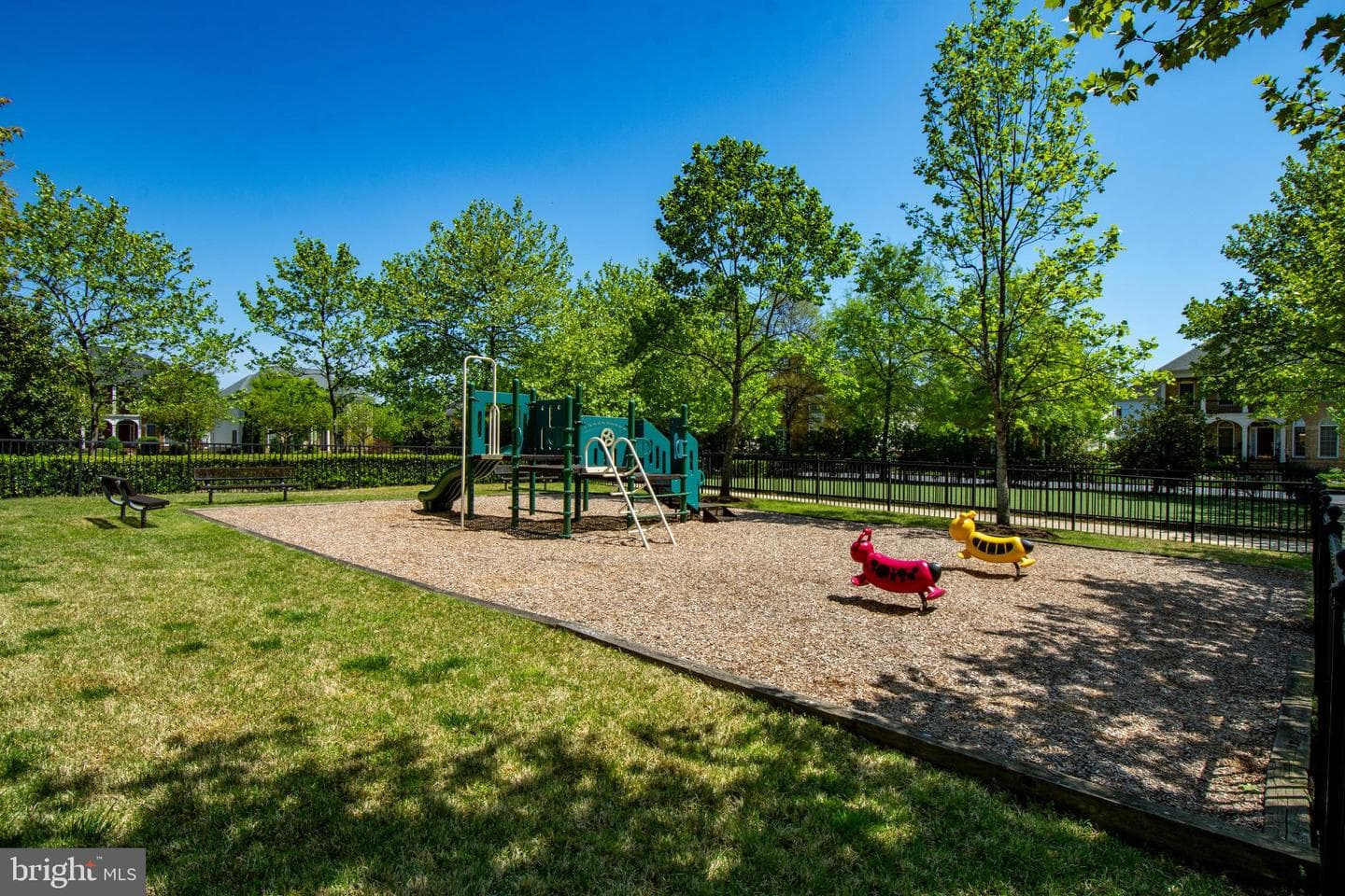 750 Crisfield Way photo 108