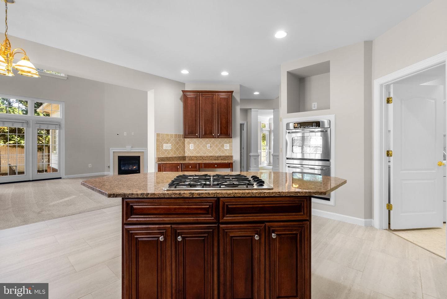 750 Crisfield Way photo 14