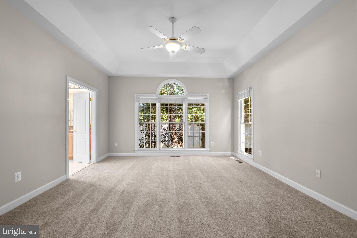 750 Crisfield Way photo 30
