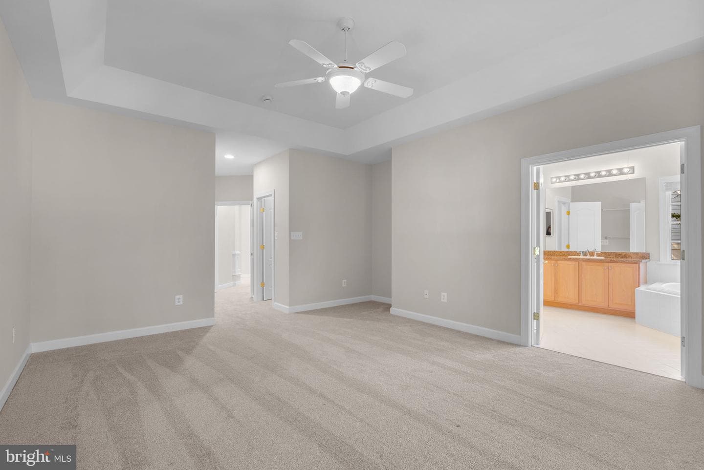 750 Crisfield Way photo 31
