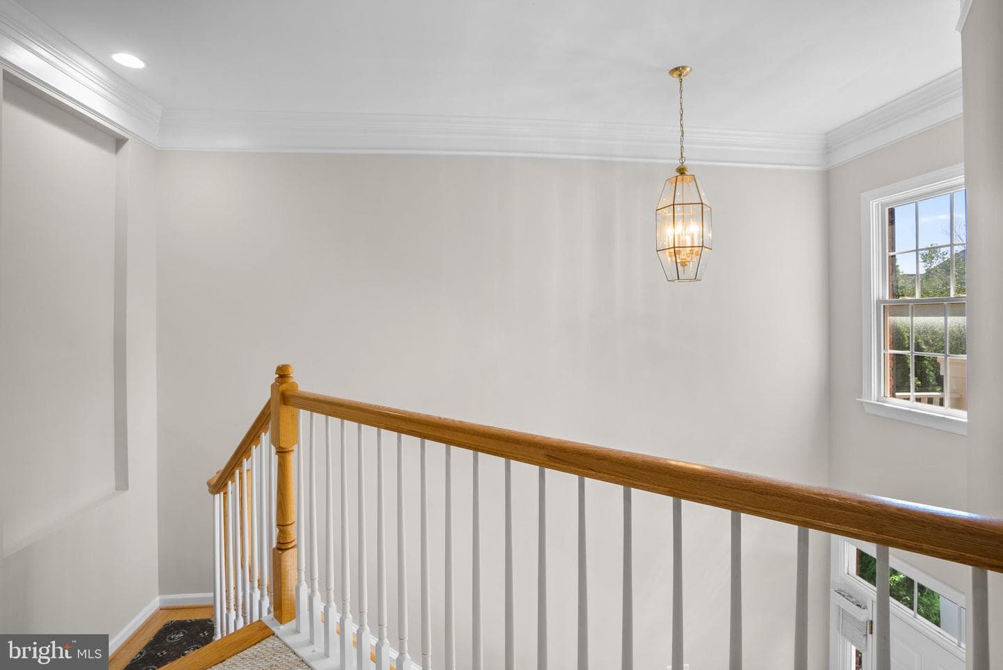 750 Crisfield Way photo 40