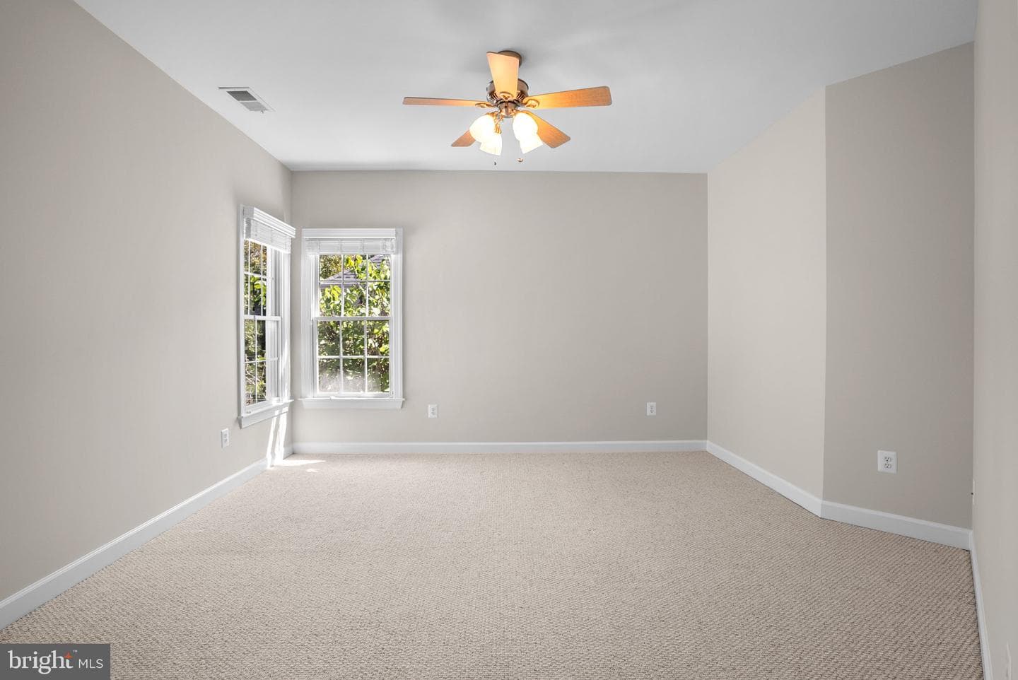 750 Crisfield Way photo 41