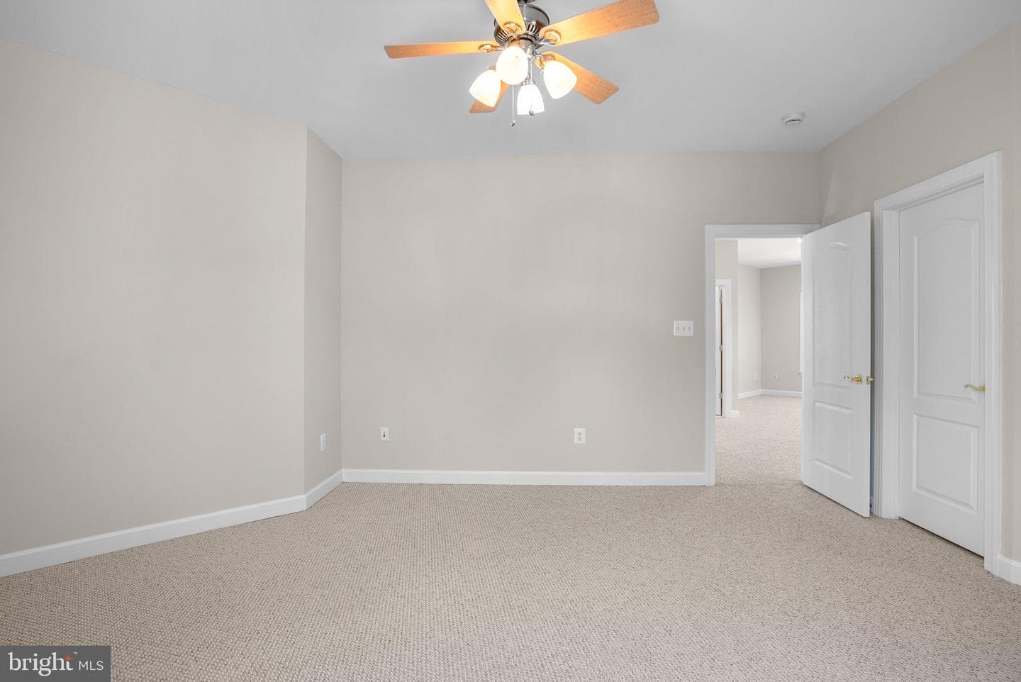 750 Crisfield Way photo 42