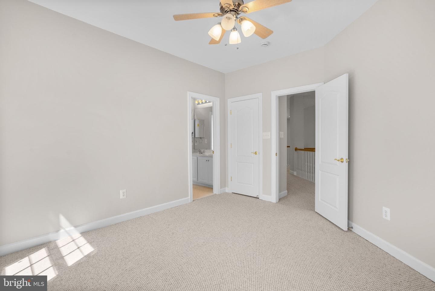 750 Crisfield Way photo 43