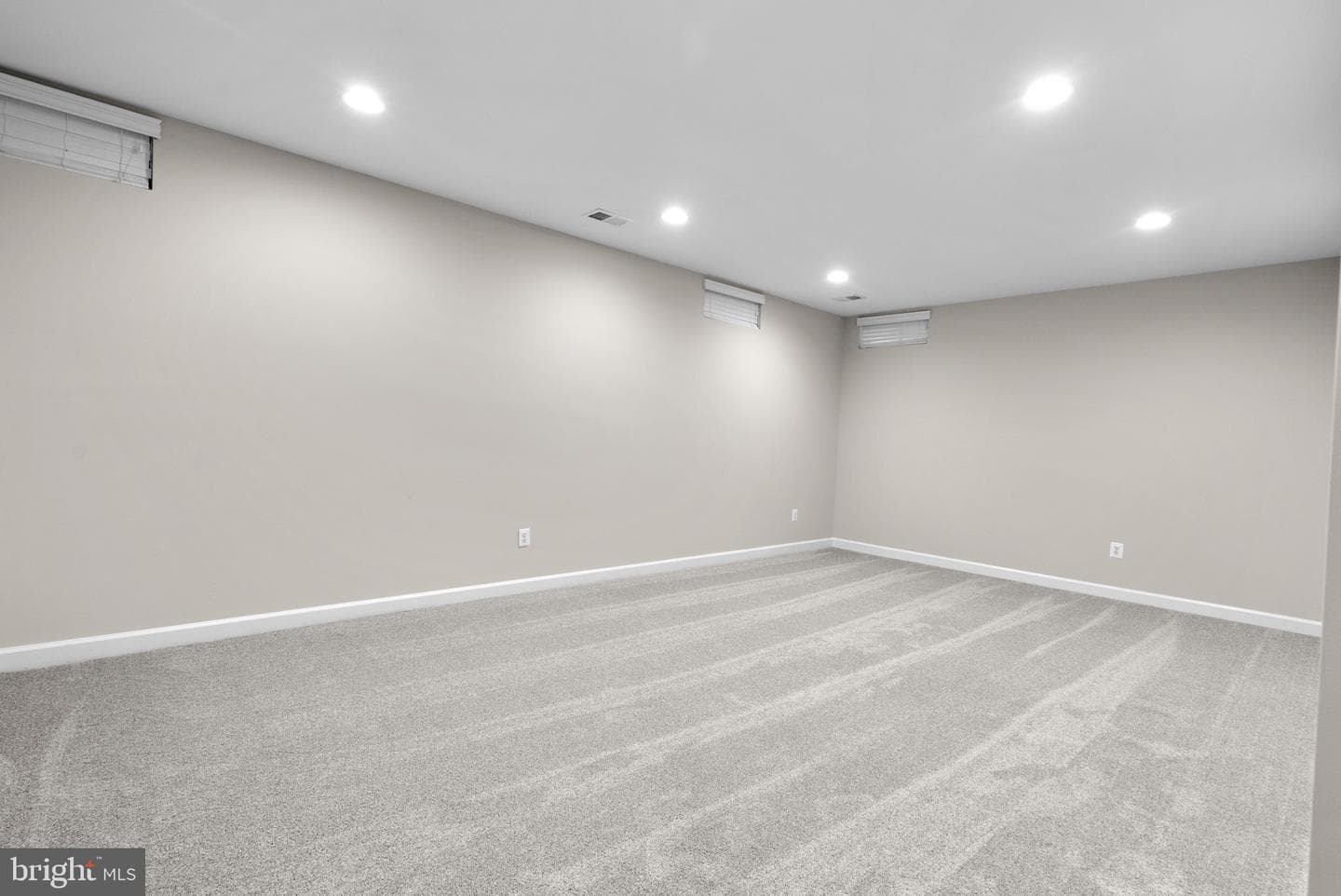 750 Crisfield Way photo 60