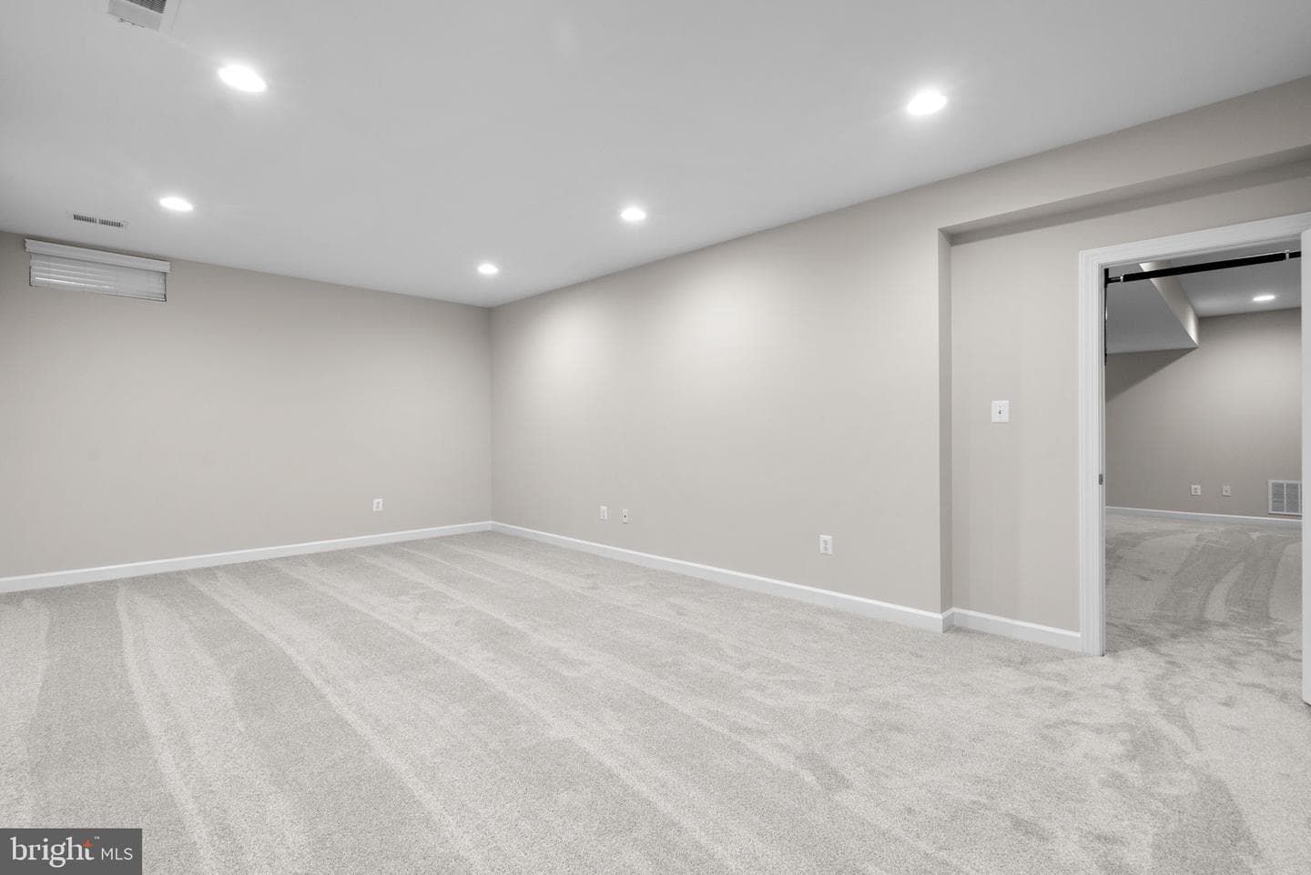 750 Crisfield Way photo 61