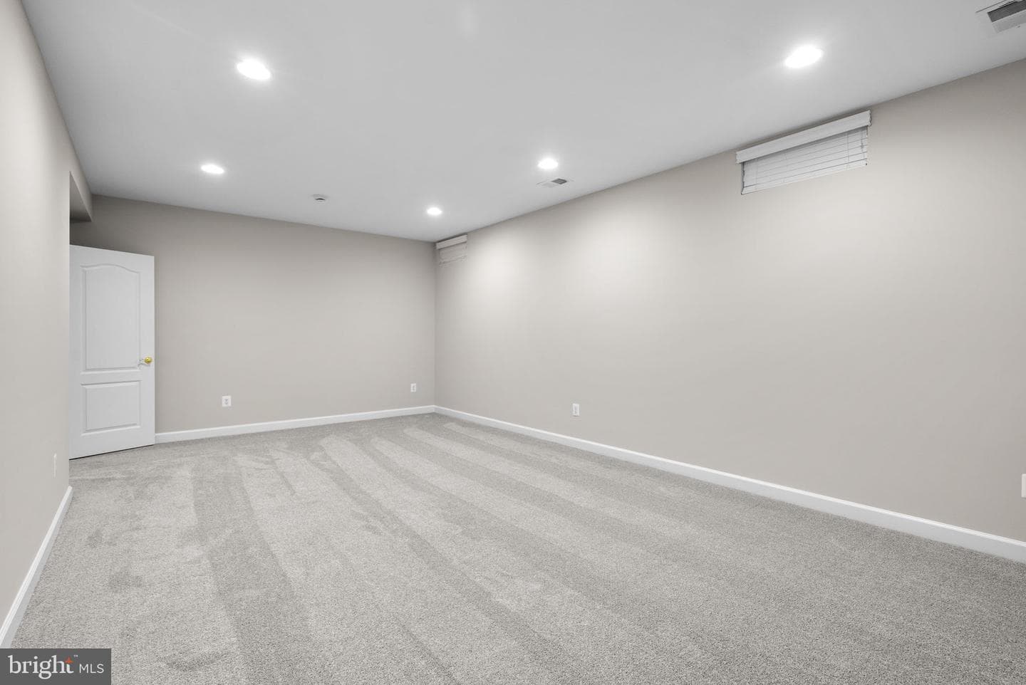 750 Crisfield Way photo 63