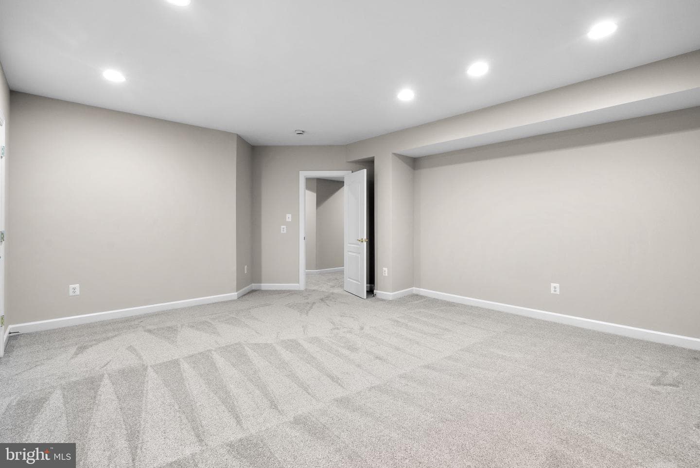 750 Crisfield Way photo 66